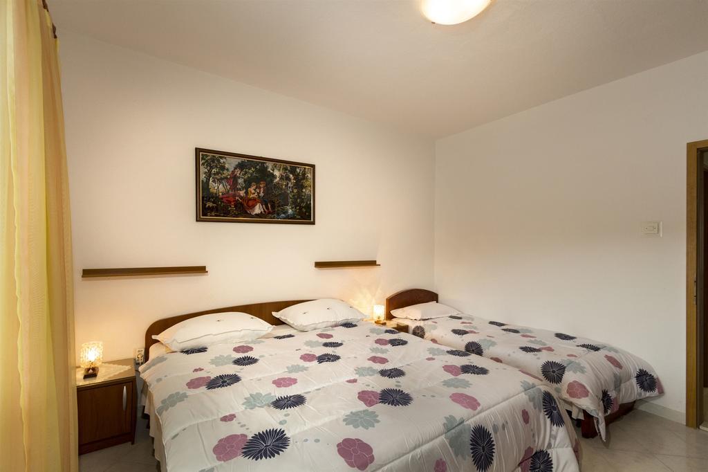 Apartment Mery Povlja  Eksteriør bilde